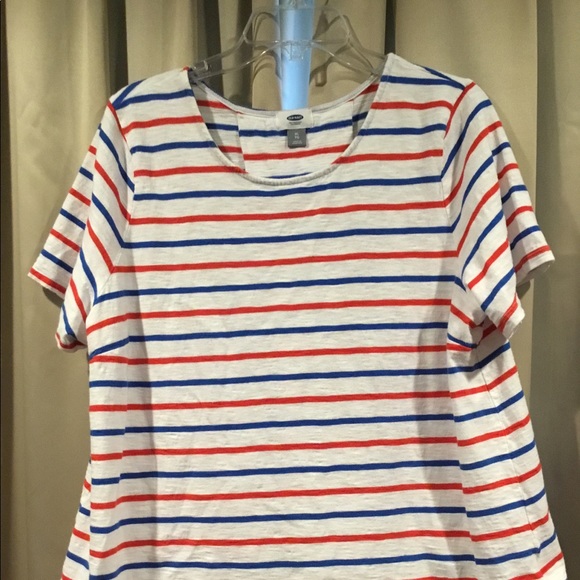 Old Navy Tops - Old Navy Tee with box pleat back detail XL Old Navy Tops - Old Navy Tee with box pleat back detail XL